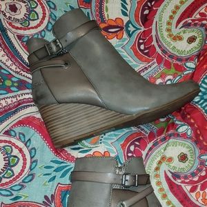 BLOWFISH WEDGE ANKLE BOOTS WOMEN'S SZ 10M